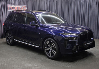 Подержанный автомобиль BMW X7 2022 года (3 фото)