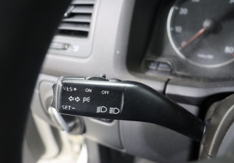 Подержанный автомобиль Volkswagen Golf Hatchback 2004 года (15 фото)