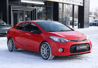 Подержанный автомобиль Kia Cerato Coupe 2013 года (3 фото)