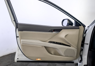 Подержанный автомобиль Toyota Camry Sedan 2021 года (19 фото)