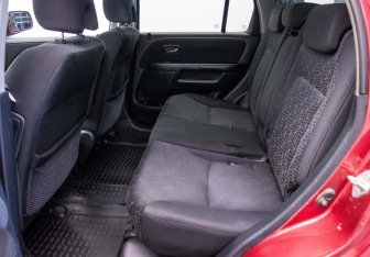 Подержанный автомобиль Honda CR-V 2005 года (11 фото)