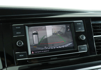 Подержанный автомобиль Volkswagen Caravelle 2020 года (19 фото)