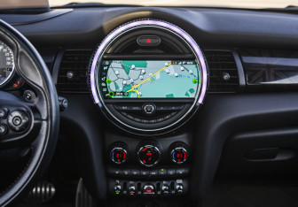 Подержанный автомобиль MINI Hatch 2018 года (20 фото)