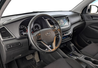 Подержанный автомобиль Hyundai Tucson 2017 года (15 фото)