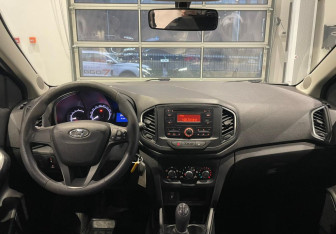 Подержанный автомобиль LADA (ВАЗ) XRAY 2017 года (11 фото)