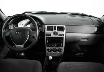 Подержанный автомобиль LADA (ВАЗ) Priora Wagon 2012 года (8 фото)