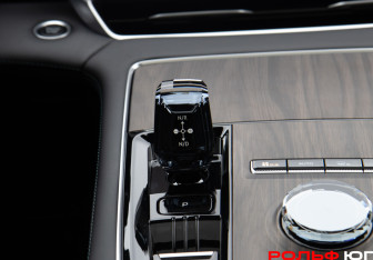 Подержанный автомобиль Geely Monjaro 2025 года (14 фото)