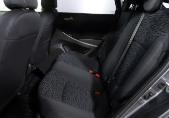 Подержанный автомобиль Hyundai Solaris Sedan 2015 года (14 фото)