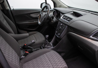 Подержанный автомобиль Opel Mokka 2012 года (9 фото)