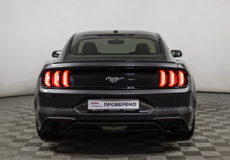 Подержанный автомобиль Ford Mustang Coupe 2019 года (6 фото)