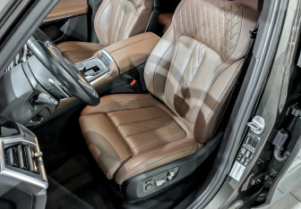 Подержанный автомобиль BMW X5 2023 года (20 фото)