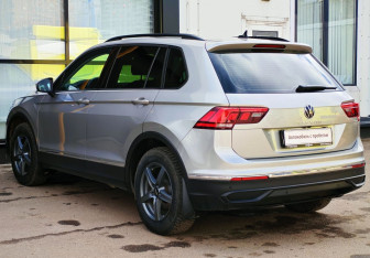 Подержанный автомобиль Volkswagen Tiguan 2021 года (7 фото)