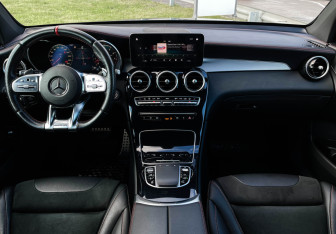 Подержанный автомобиль Mercedes-Benz GLC AMG 2021 года (12 фото)