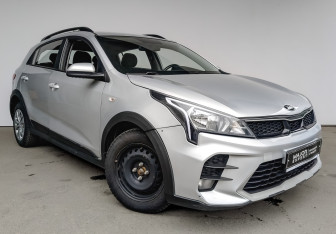 Подержанный автомобиль Kia Rio Hatchback 2021 года (3 фото)