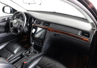 Подержанный автомобиль Skoda Superb Liftback 2013 года (8 фото)