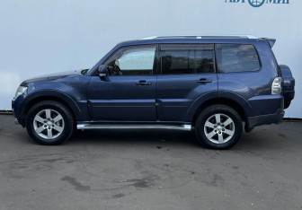 Подержанный автомобиль Mitsubishi Pajero 2008 года (8 фото)