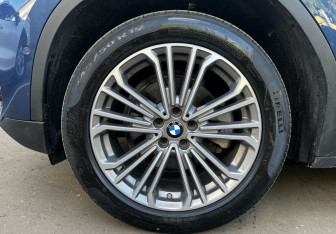 Подержанный автомобиль BMW X3 2021 года (9 фото)