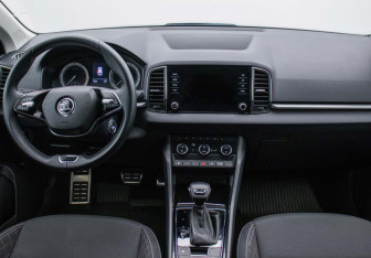Подержанный автомобиль Skoda Karoq 2021 года (13 фото)