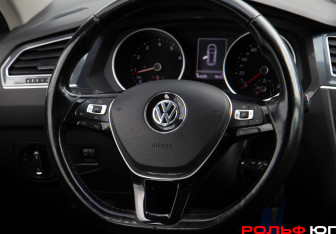 Подержанный автомобиль Volkswagen Tiguan 2017 года (11 фото)