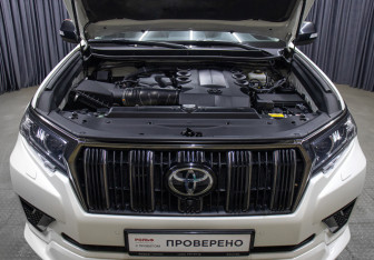 Подержанный автомобиль Toyota Land Cruiser Prado 2020 года (9 фото)