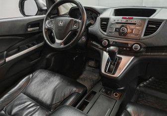 Подержанный автомобиль Honda CR-V 2014 года (10 фото)