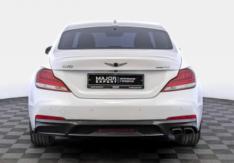 Подержанный автомобиль Genesis G70 2019 года (6 фото)