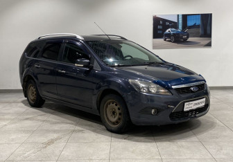 Подержанный автомобиль Ford Focus Wagon 2010 года (3 фото)