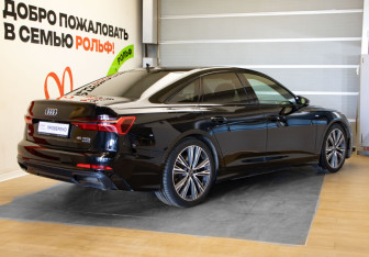 Подержанный автомобиль Audi A6 Sedan 2022 года (4 фото)