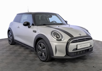 Подержанный автомобиль MINI Hatch 2021 года (3 фото)