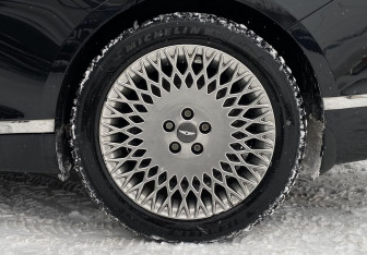 Подержанный автомобиль Genesis G80 2021 года (9 фото)