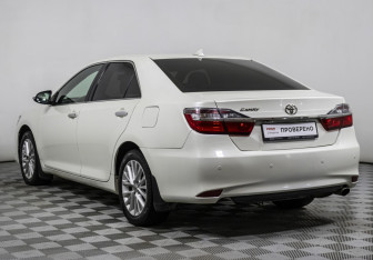 Подержанный автомобиль Toyota Camry Sedan 2018 года (7 фото)