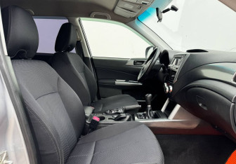 Подержанный автомобиль Subaru Forester Suv 2012 года (10 фото)
