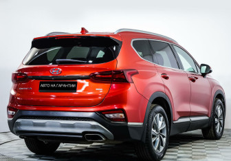 Подержанный автомобиль Hyundai Santa Fe 2019 года (3 фото)