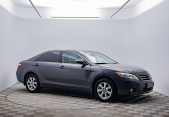 Подержанный автомобиль Toyota Camry Sedan 2010 года (3 фото)