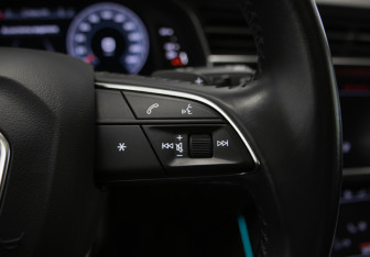 Подержанный автомобиль Audi Q7 2020 года (18 фото)