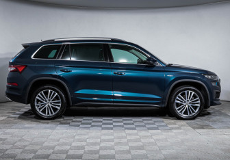 Подержанный автомобиль Skoda Kodiaq 2023 года (4 фото)
