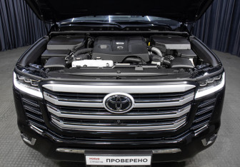 Подержанный автомобиль Toyota Land Cruiser Suv 2023 года (9 фото)