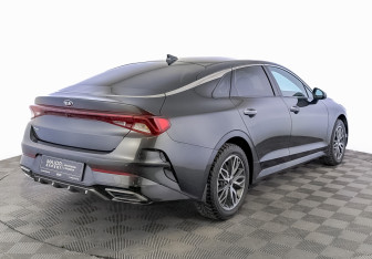 Подержанный автомобиль Kia K5 2021 года (5 фото)