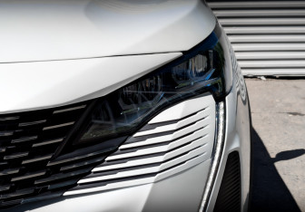 Подержанный автомобиль Peugeot 5008 Suv 2021 года (17 фото)