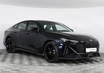 Подержанный автомобиль Changan UNI-V 2023 года (3 фото)