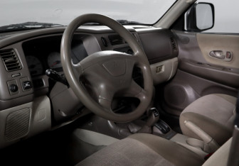 Подержанный автомобиль Mitsubishi Montero Sport 2001 года (14 фото)