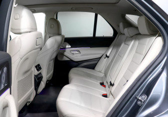 Подержанный автомобиль Mercedes-Benz GLE 2019 года (10 фото)