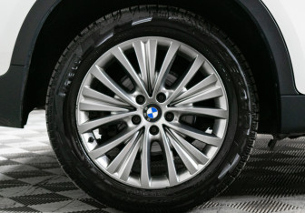 Подержанный автомобиль BMW X6 2015 года (21 фото)