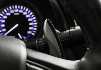 Подержанный автомобиль Infiniti Q50 2014 года (13 фото)