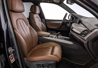 Подержанный автомобиль BMW X5 2017 года (24 фото)