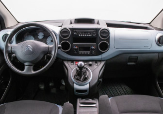 Подержанный автомобиль Citroen Berlingo 2013 года (13 фото)