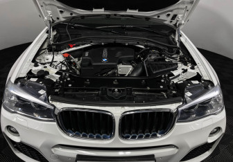 Подержанный автомобиль BMW X3 2017 года (10 фото)