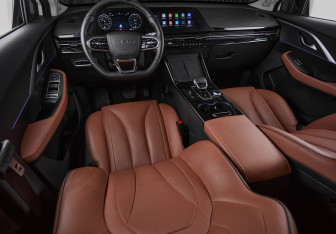 Подержанный автомобиль Omoda C5 2023 года (8 фото)