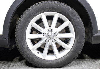 Подержанный автомобиль Audi Q3 2013 года (21 фото)