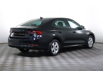 Подержанный автомобиль Skoda Octavia Liftback 2021 года (5 фото)